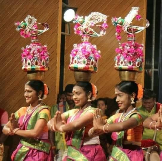 குழு நடனக் கலைஞர்களுக்கு குறையும் வாய்ப்புகள்: